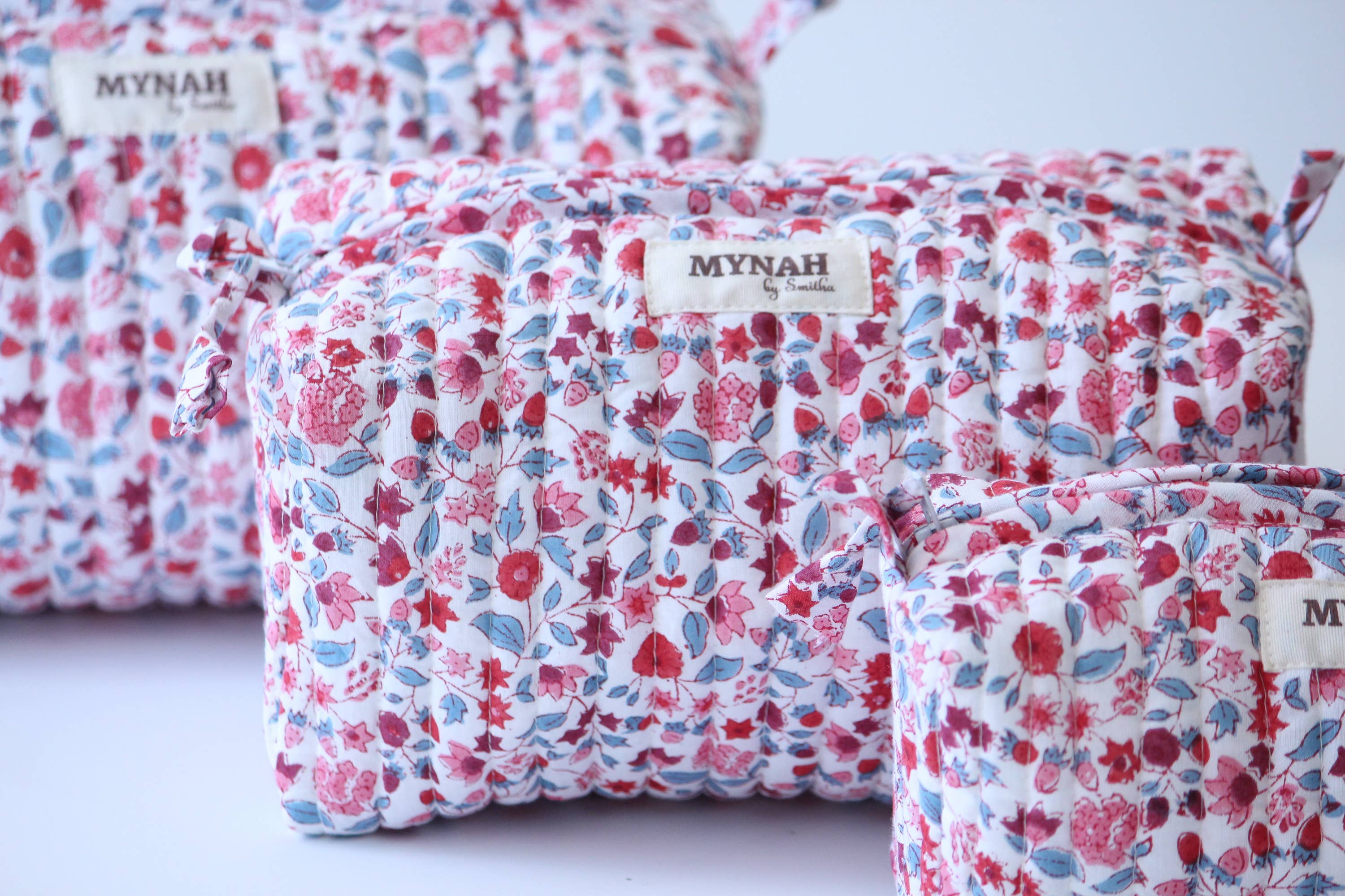 Crimson garden print travel/makeup/organizer/bag