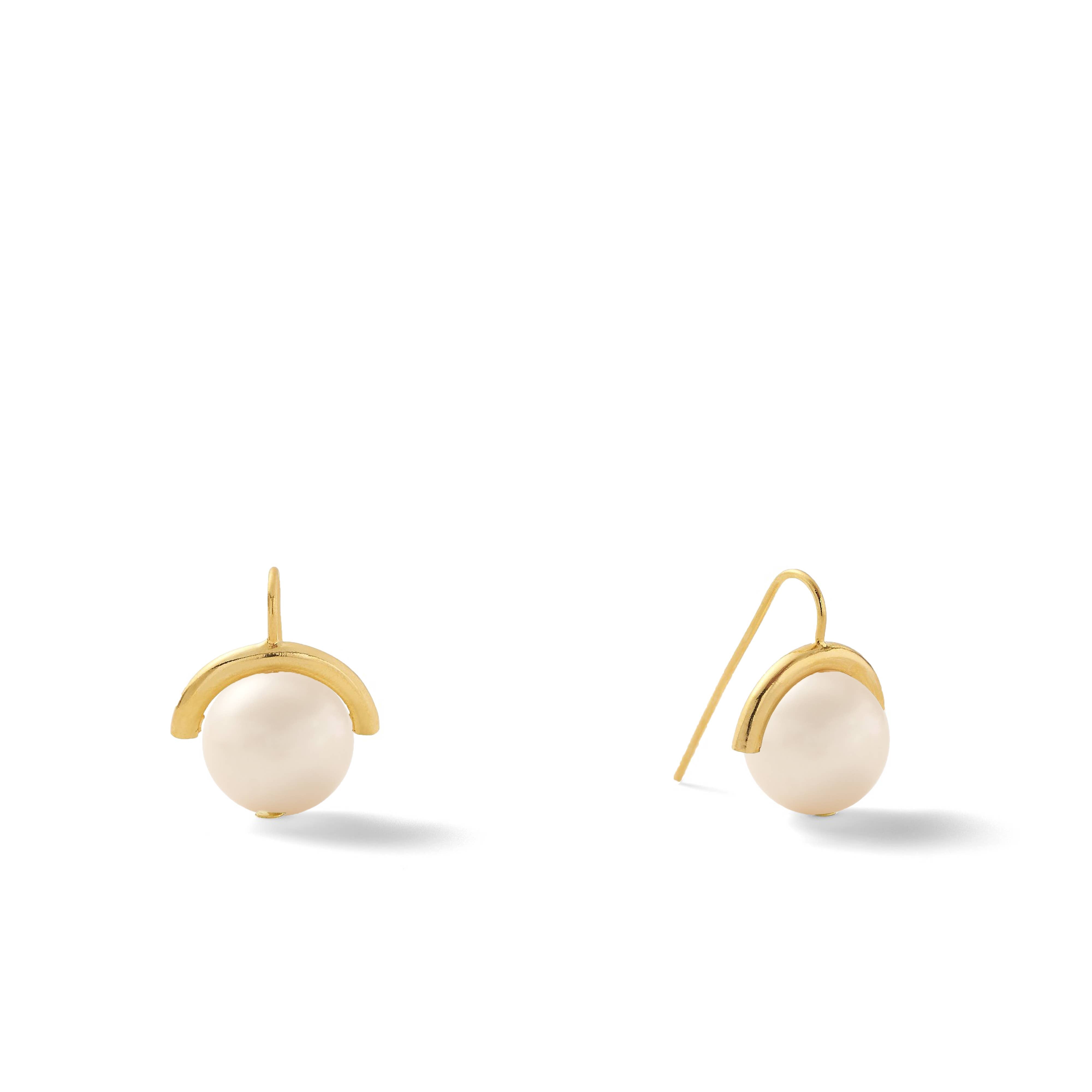 Classic Medium Pearl Sph-earring