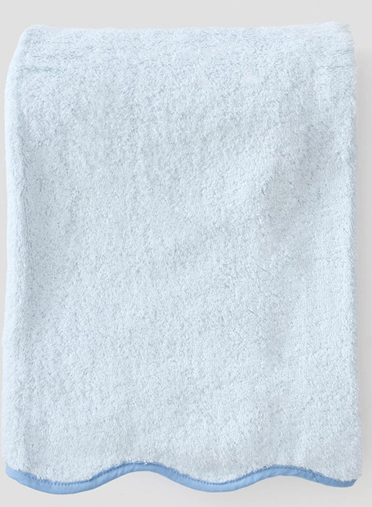 Scalloped Bath Towel