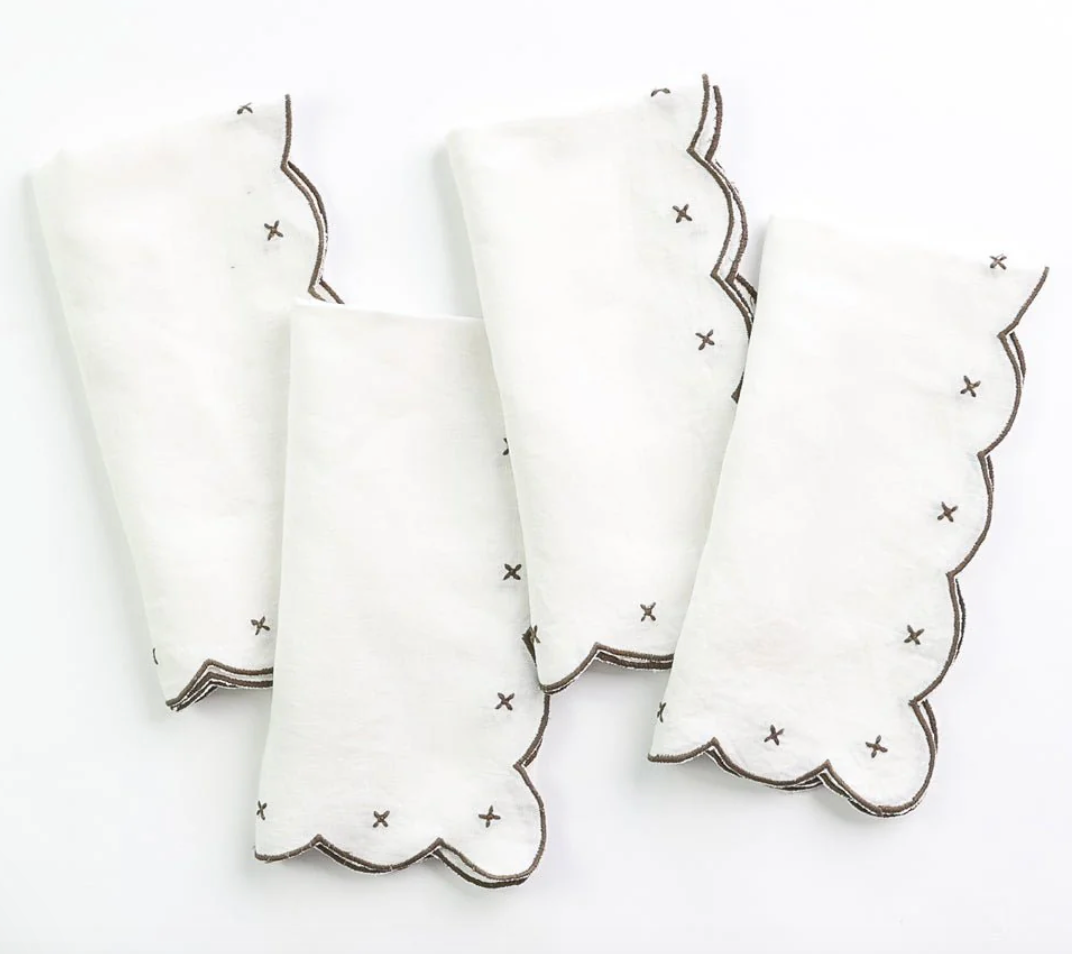 Scalloped Knot Napkins - Set of 4